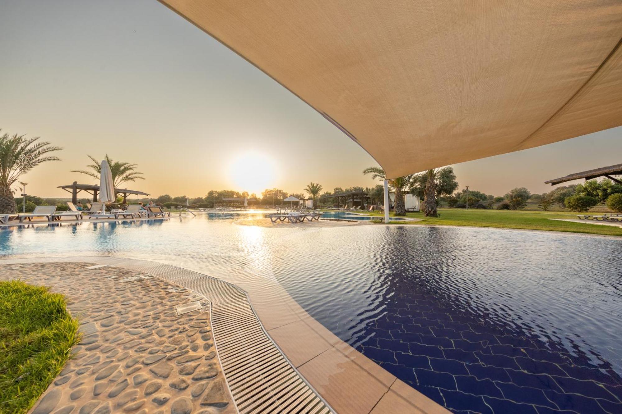 Thalassa Beach Family & Waterpark Resort Vokolidha エクステリア 写真